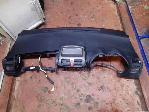 Dashboard Auris Model 2007. - thumbnail 2