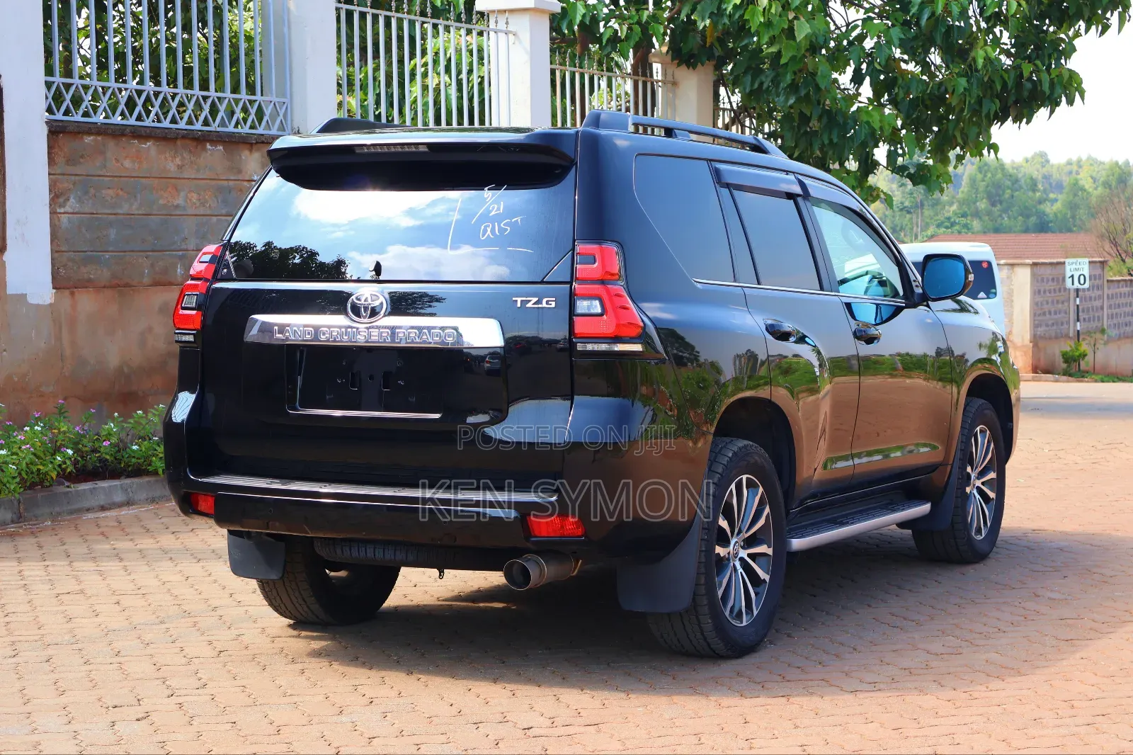 Toyota Land Cruiser Prado 2.8 2019 Black