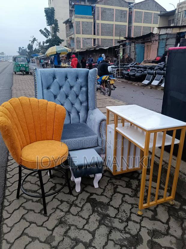 Manicure Seat, Pedicure Set, and a Manicure Table - thumbnail 3