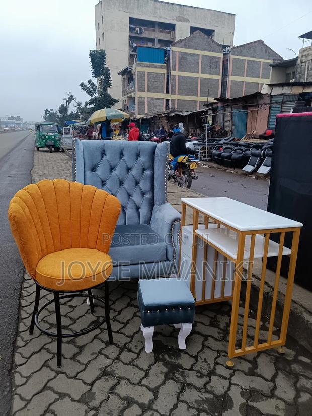 Manicure Seat, Pedicure Set, and a Manicure Table - thumbnail 4