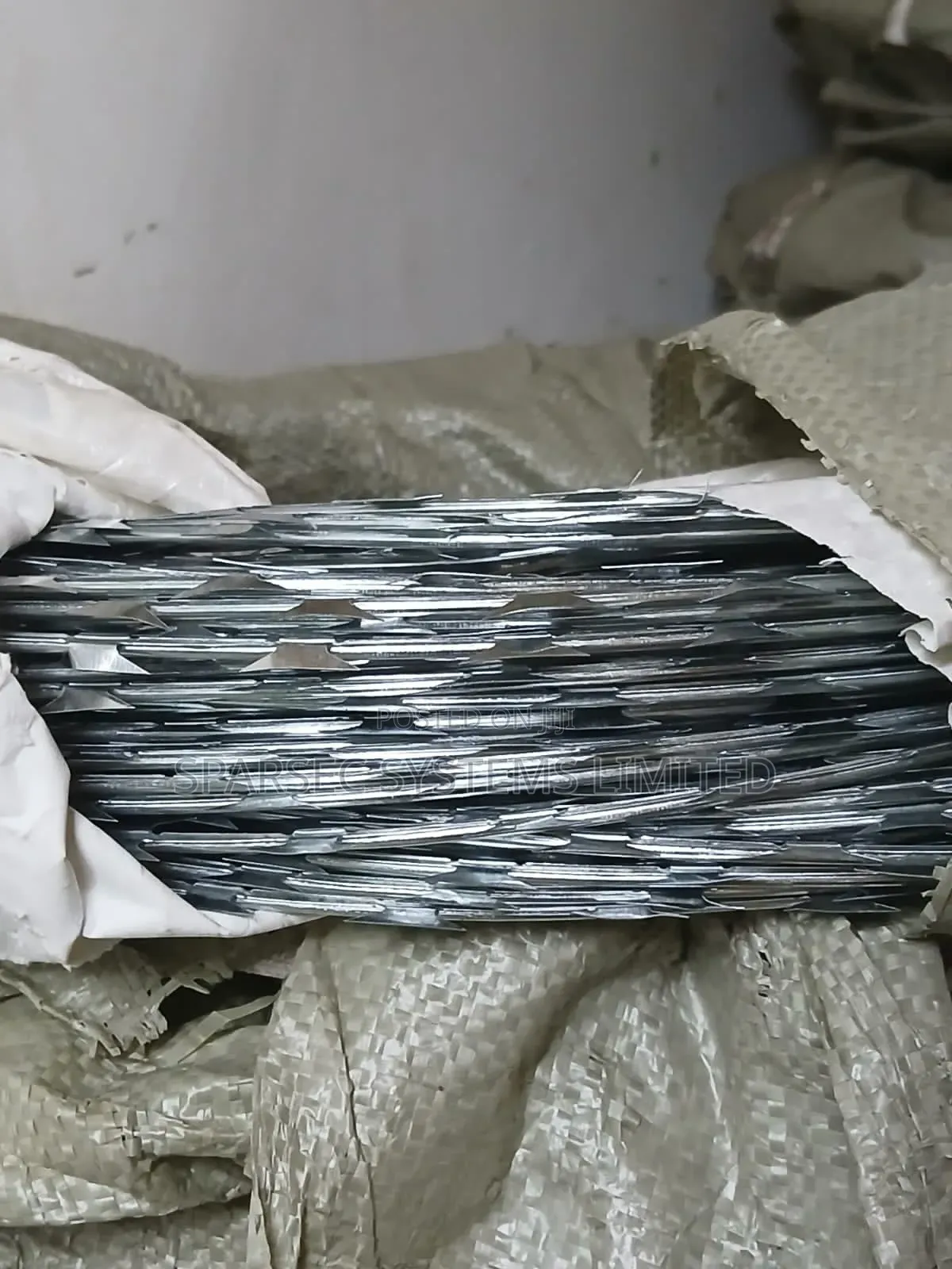 Razor Wire Silver 10 Metres 450 Mm