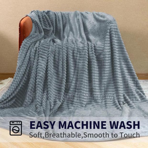 Super Soft Warm Velvet Ribbed Fleece Throw Blankets