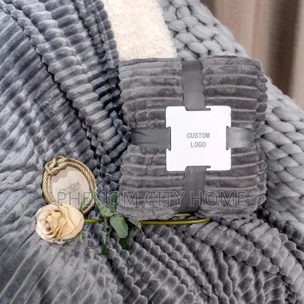Super Soft Warm Velvet Ribbed Fleece Throw Blankets - thumbnail 2