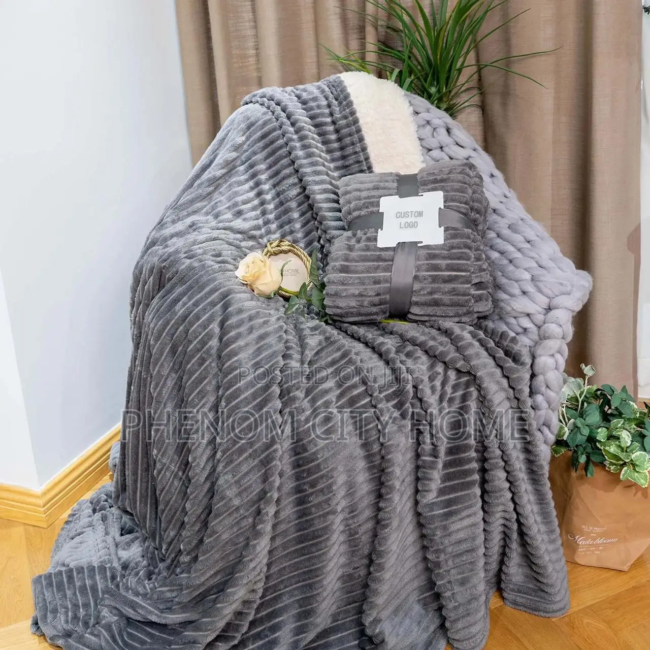 Elegant Super Soft Fleece Throw Blanket