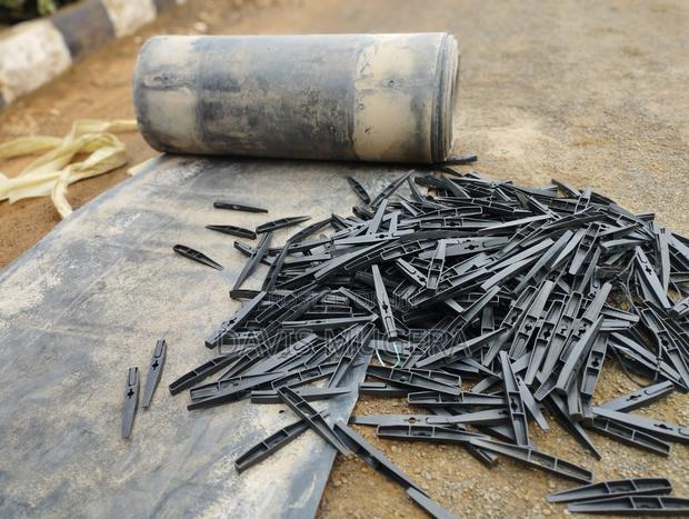 Hdpe Hydroponic Troughs Support Pegs Per Pair - main view