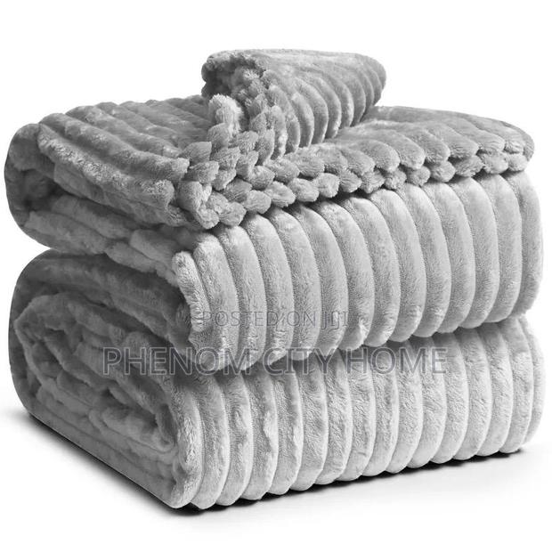 High Quality Fleece Throw Blankets Available - thumbnail 2