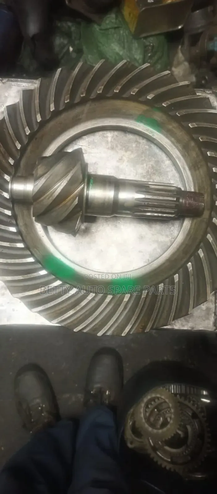 Isuzu FRR Crown and Pinion