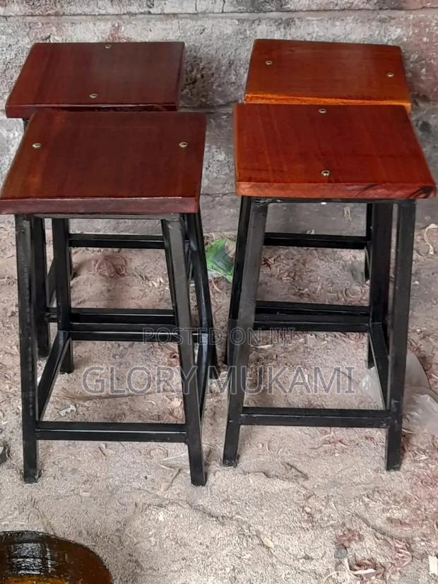 Quality Brand New Lab Stools - thumbnail 2