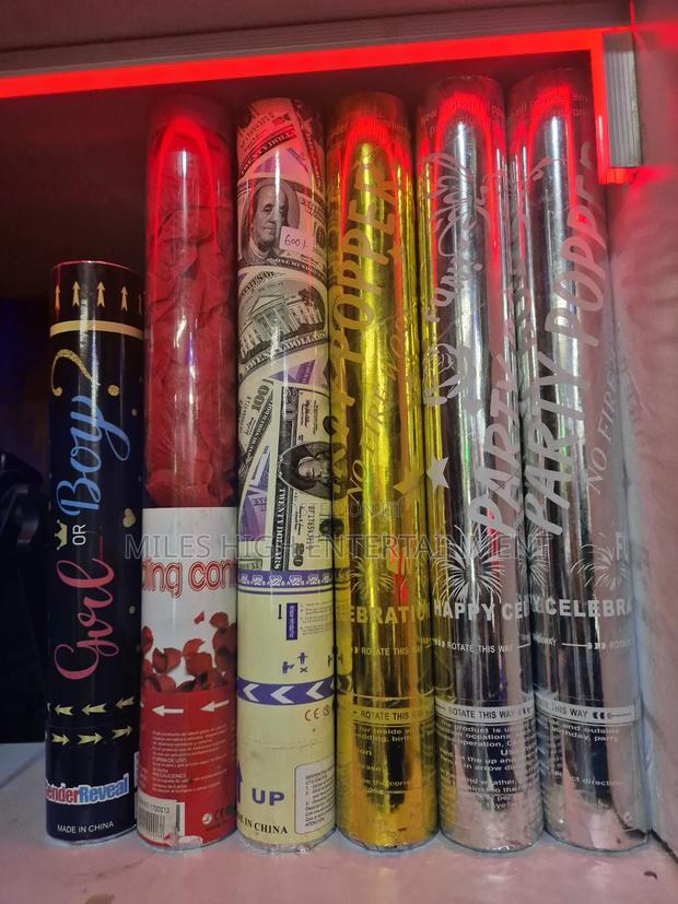 Hand Confetti Party Popper - thumbnail 3