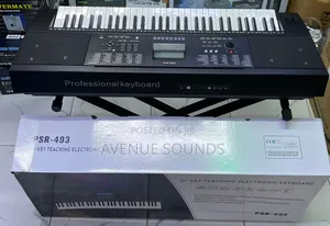 PSR493 Electronic Keyboard