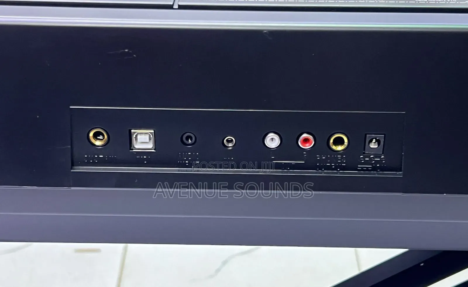 Professional Electronic Keyboard PSR493