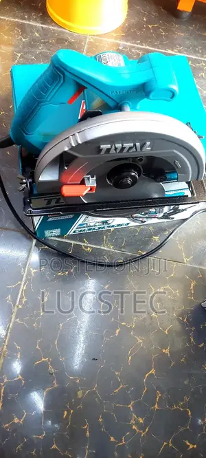 Total 1400w Circular Saw TS11418526