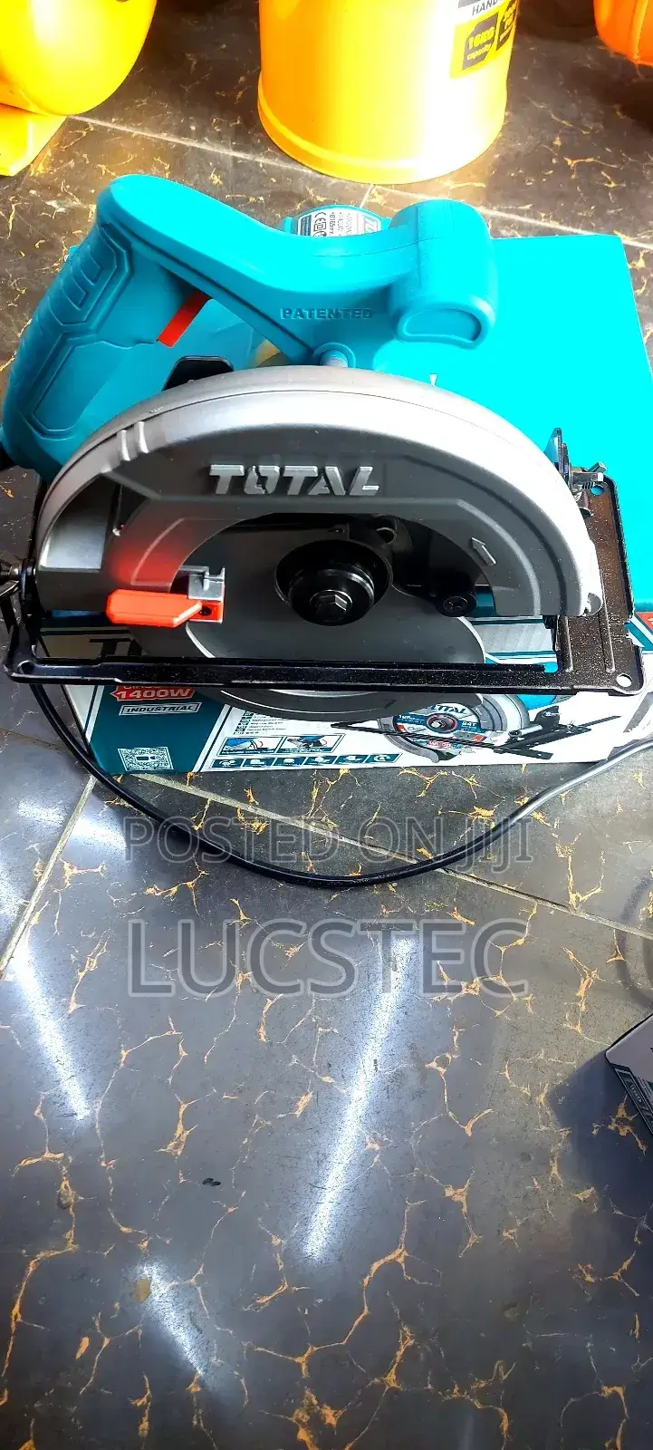 Total 1400w Circular Saw TS11418526