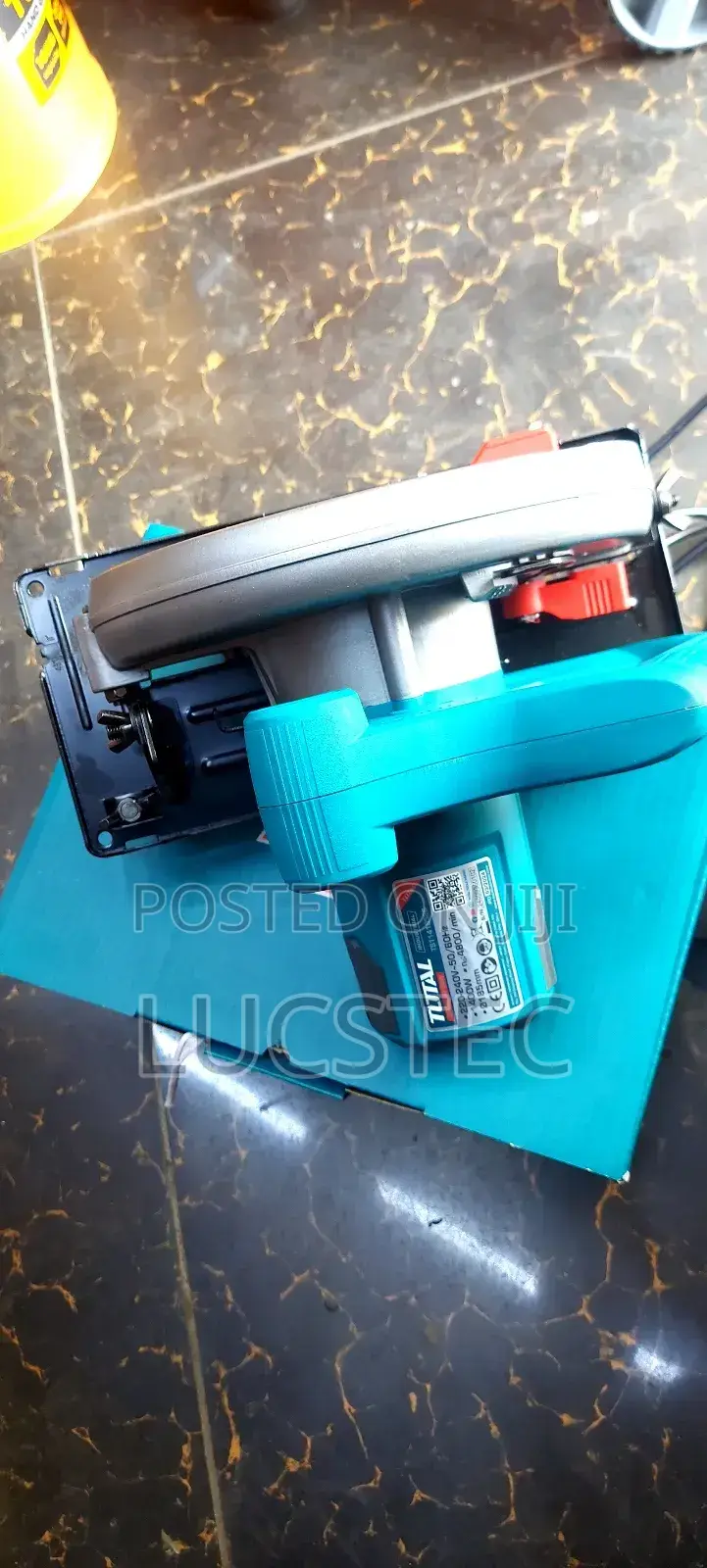 Total 1400w Circular Saw TS11418526