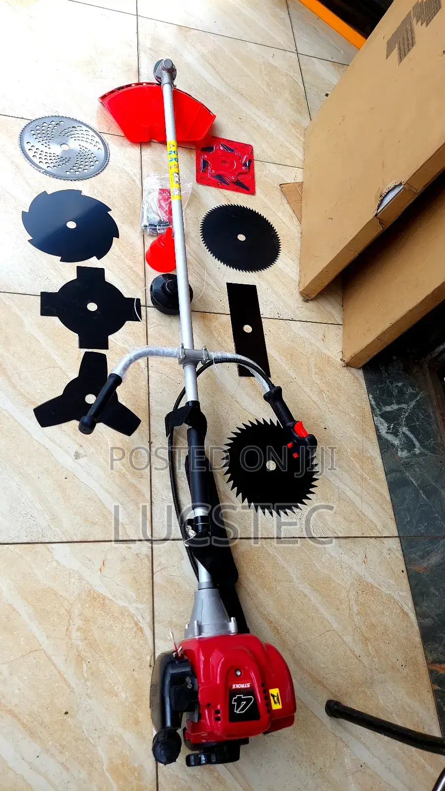 4 Stroke Brush Cutter Lusqi With 9 Blades