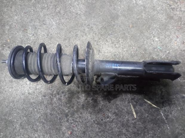 Toyota Ractis Front Shock / Filder - thumbnail 2