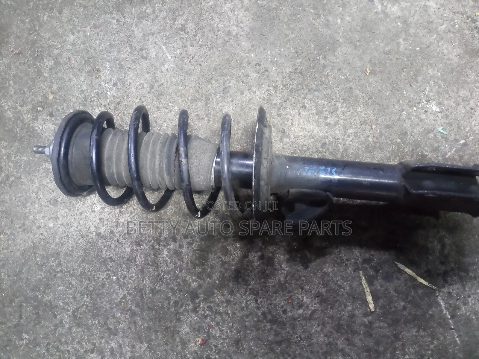 Toyota Ractis Front Shock / Filder