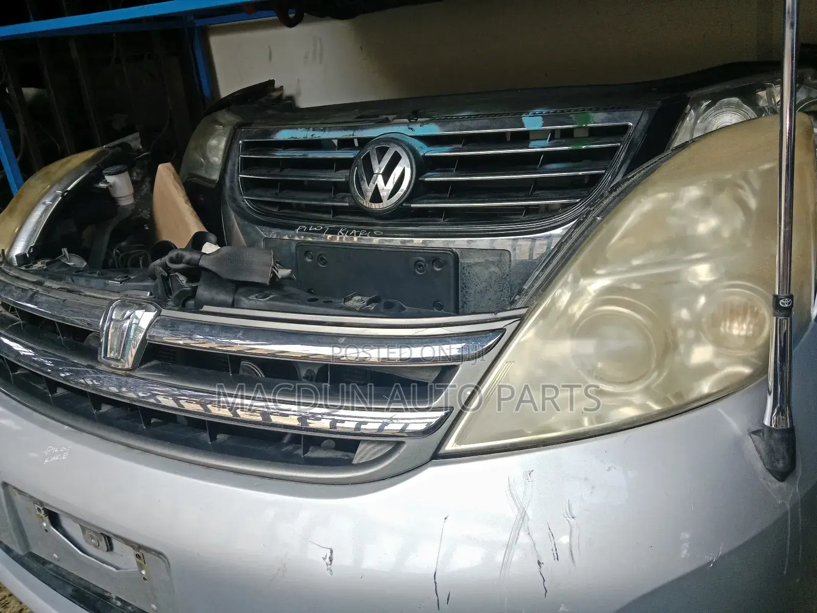 Toyota Isis 2008 Nosecut