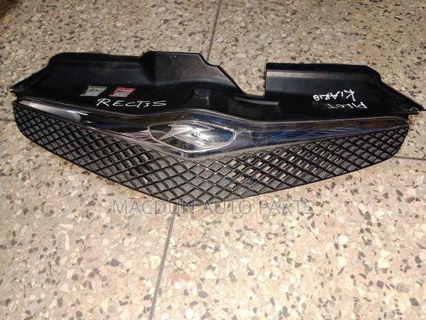 Toyota Ractis Grill