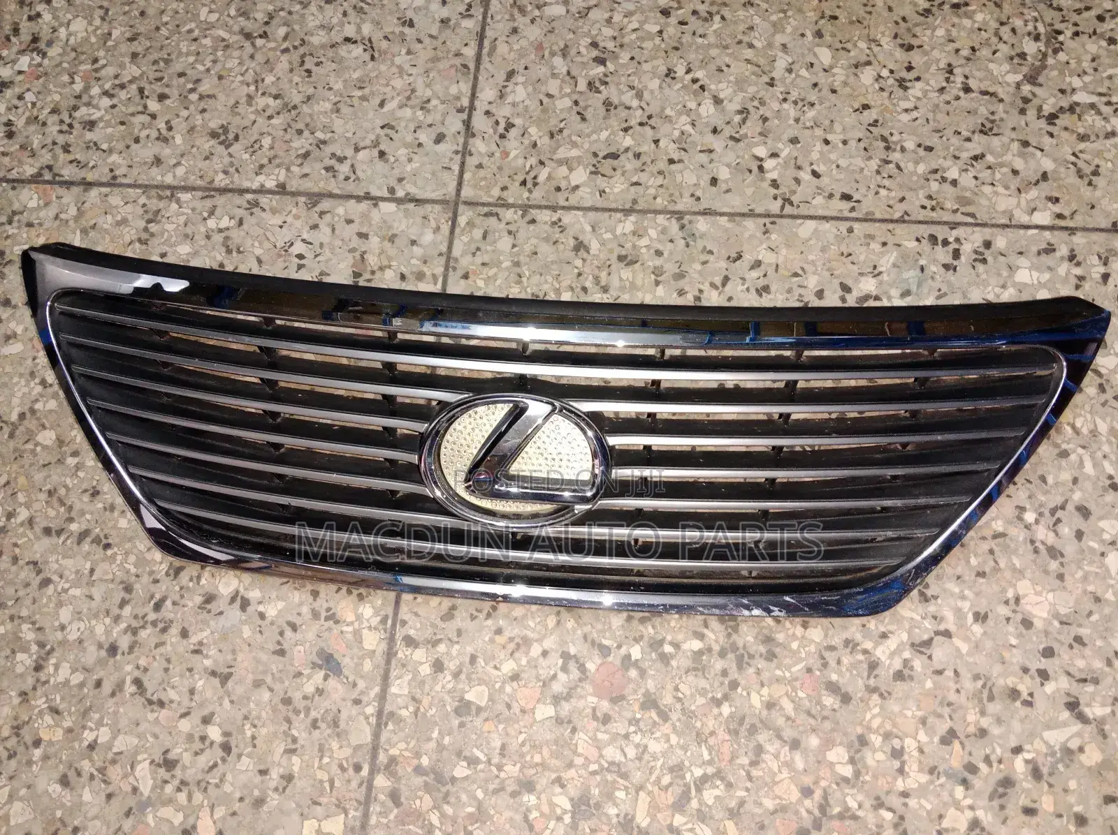 Lexus LS 430 Grill