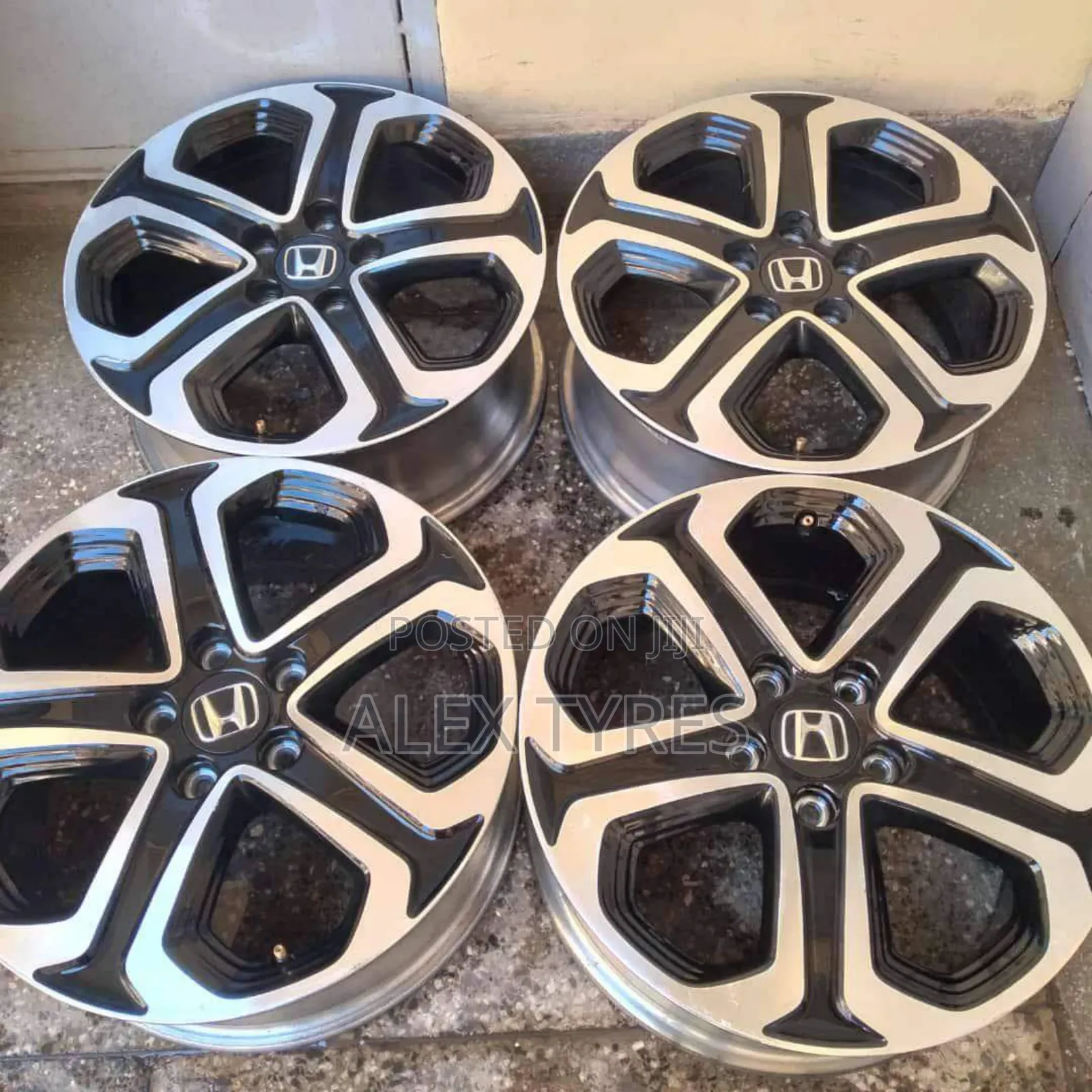 Size 17 Inches Honda Vesel Alloy Rims Set