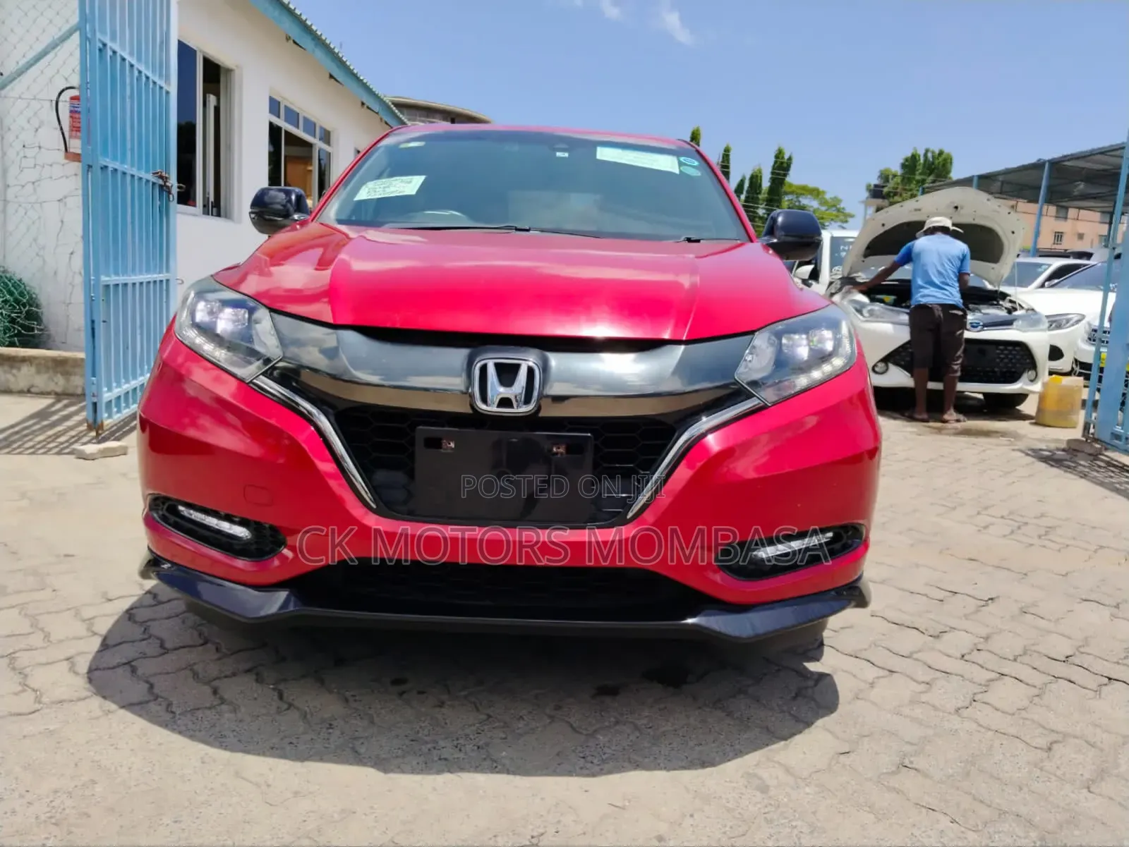 Honda Vezel 2017 Red