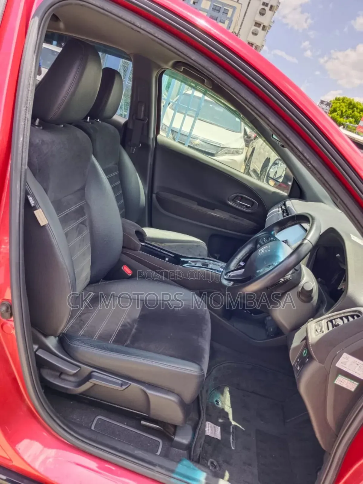 Honda Vezel 2017 Red