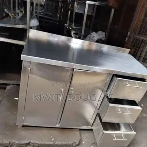 Sturdy Table Unit