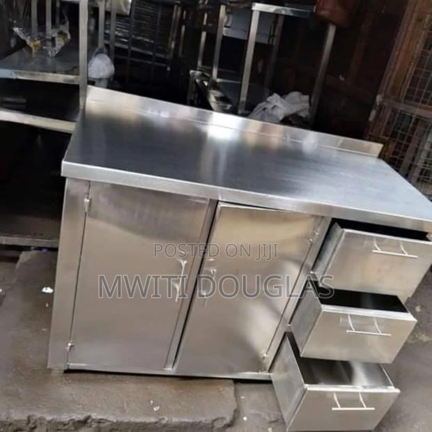 Sturdy Table Unit - main view
