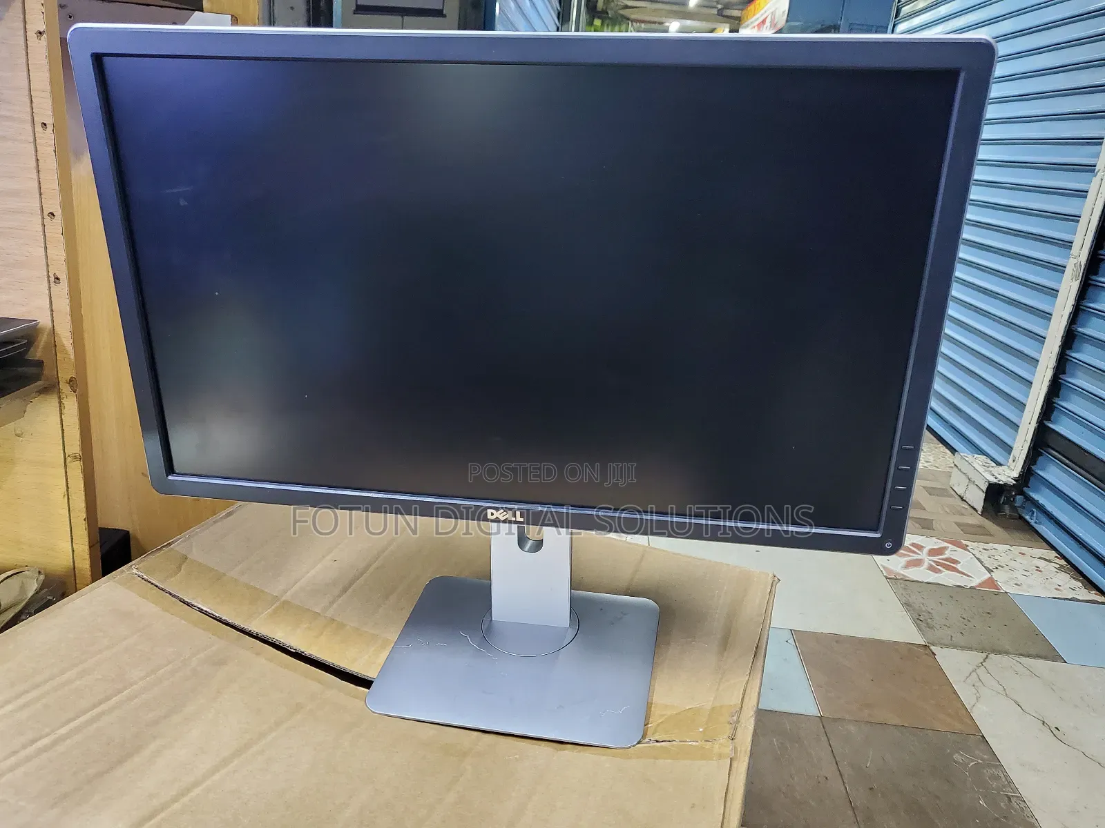 Dell 24 Inch Screen VGA ,Display Port ,Dvi