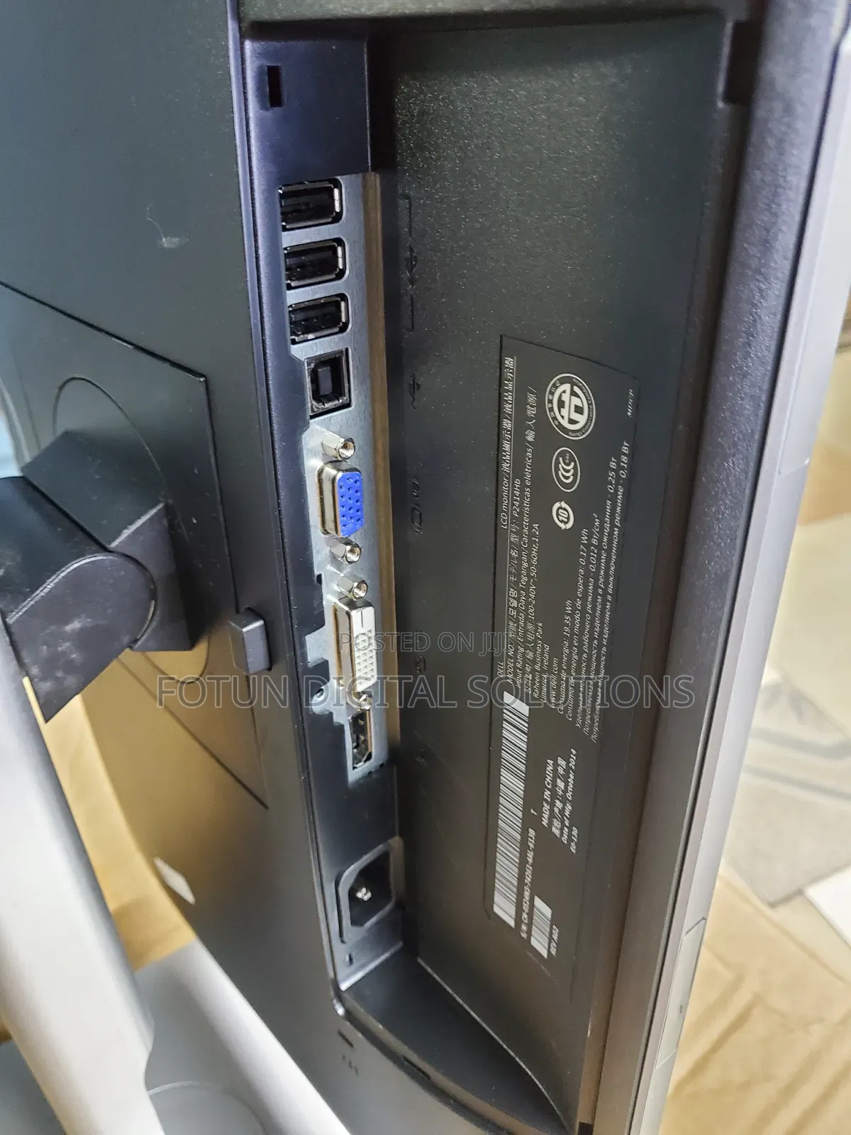 Dell 24 Inch Screen VGA ,Display Port ,Dvi