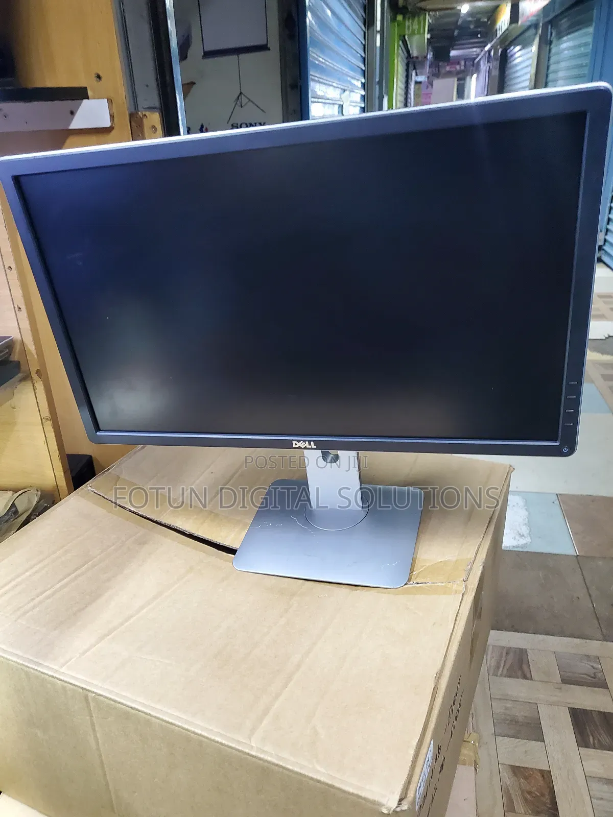 Dell 24 Inch Screen VGA ,Display Port ,Dvi