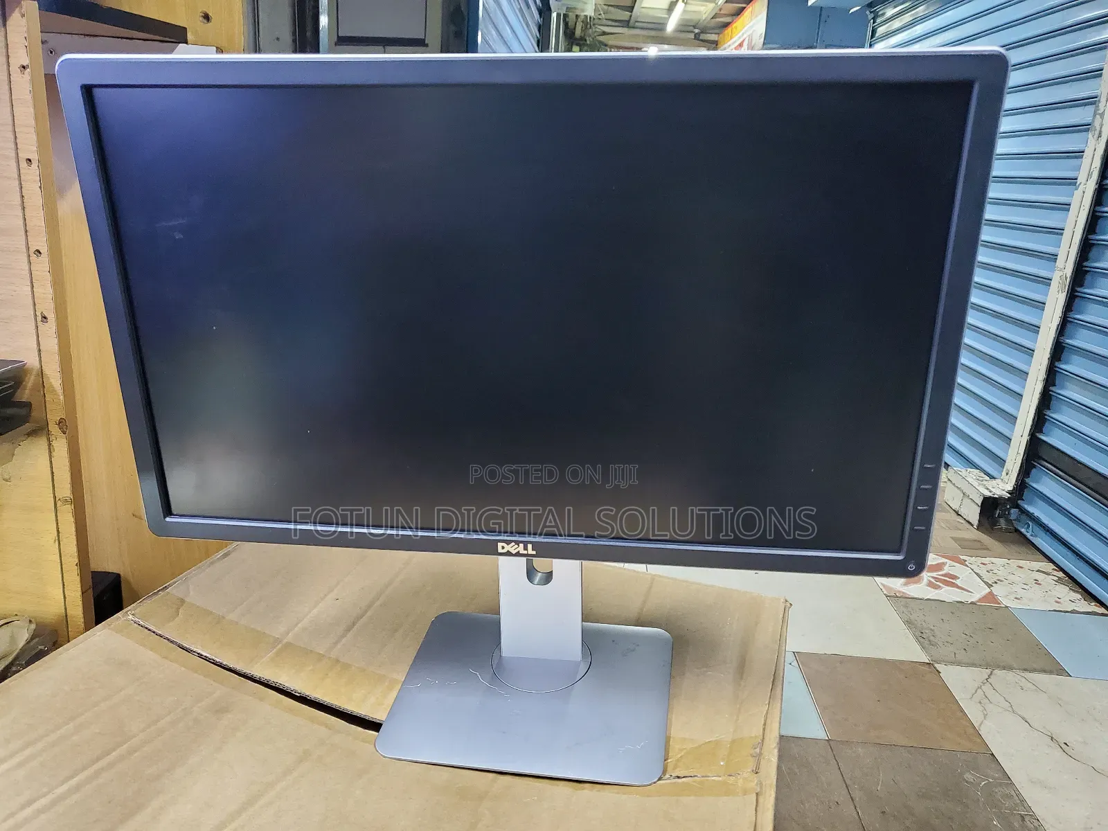 Dell 24 Inch Screen VGA ,Display Port ,Dvi
