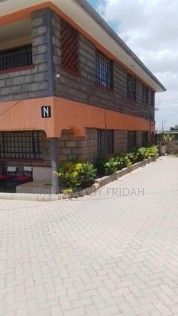 3 Bedroom Furnished - thumbnail 12