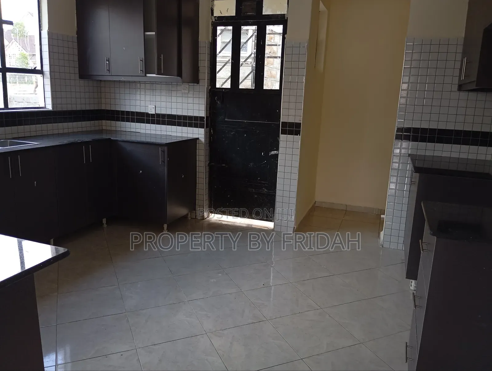 4bdrm Bungalow in Kitengela for sale