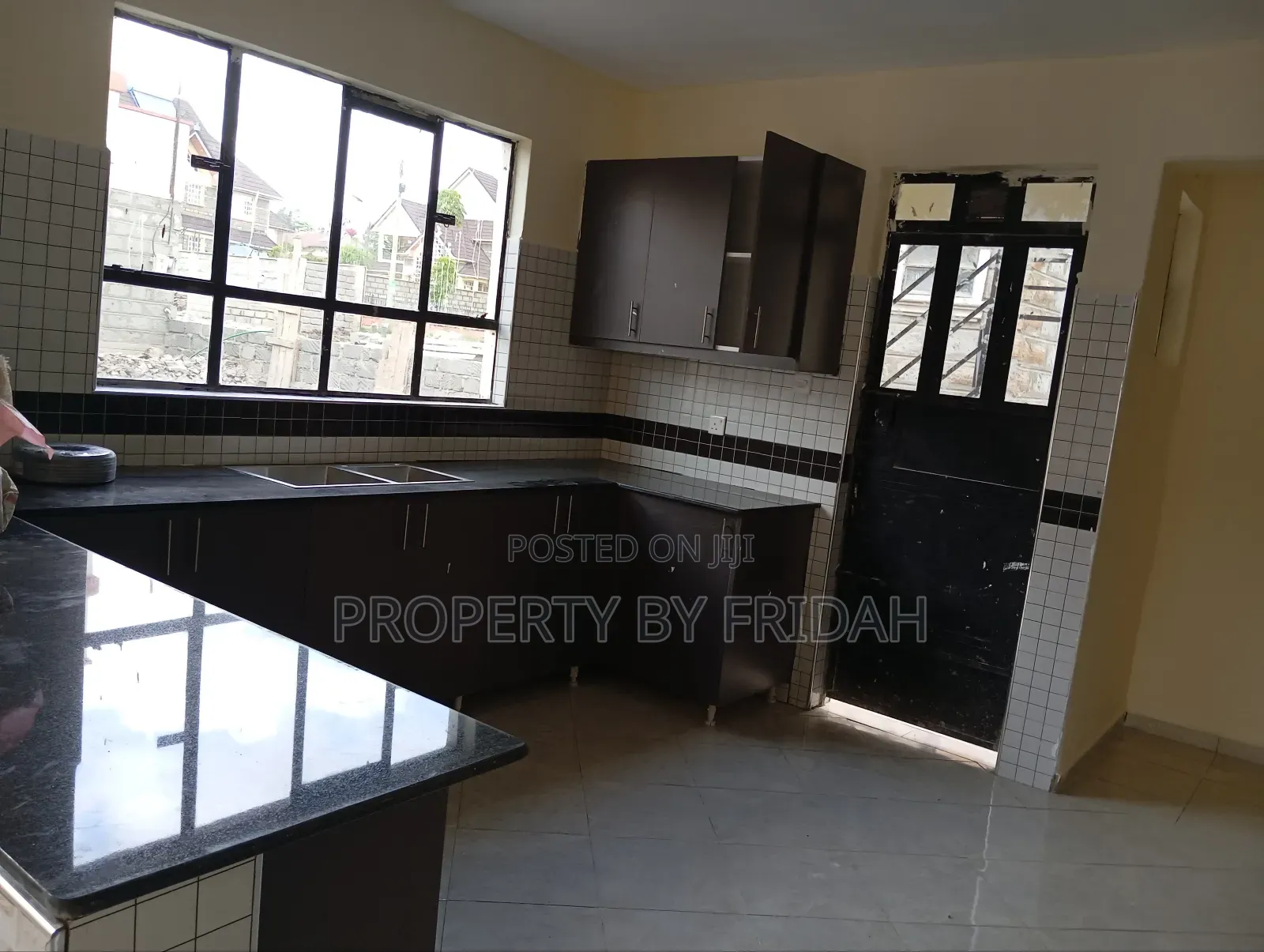 4bdrm Bungalow in Kitengela for sale