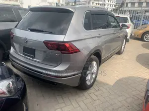 Volkswagen Tiguan 2.0T Sport AWD 4MOTION 2017 Gray
