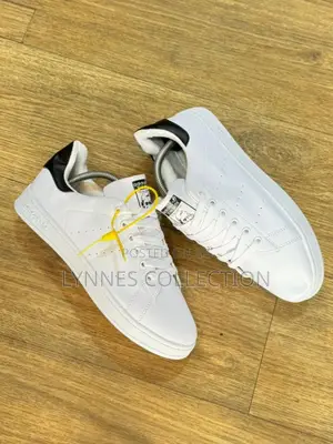 Adidas Sneakers