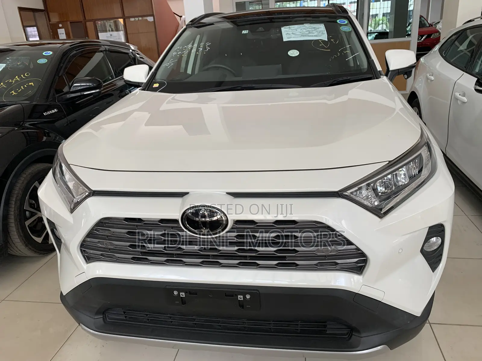 Toyota RAV4 Limited FWD 2019 Off white
