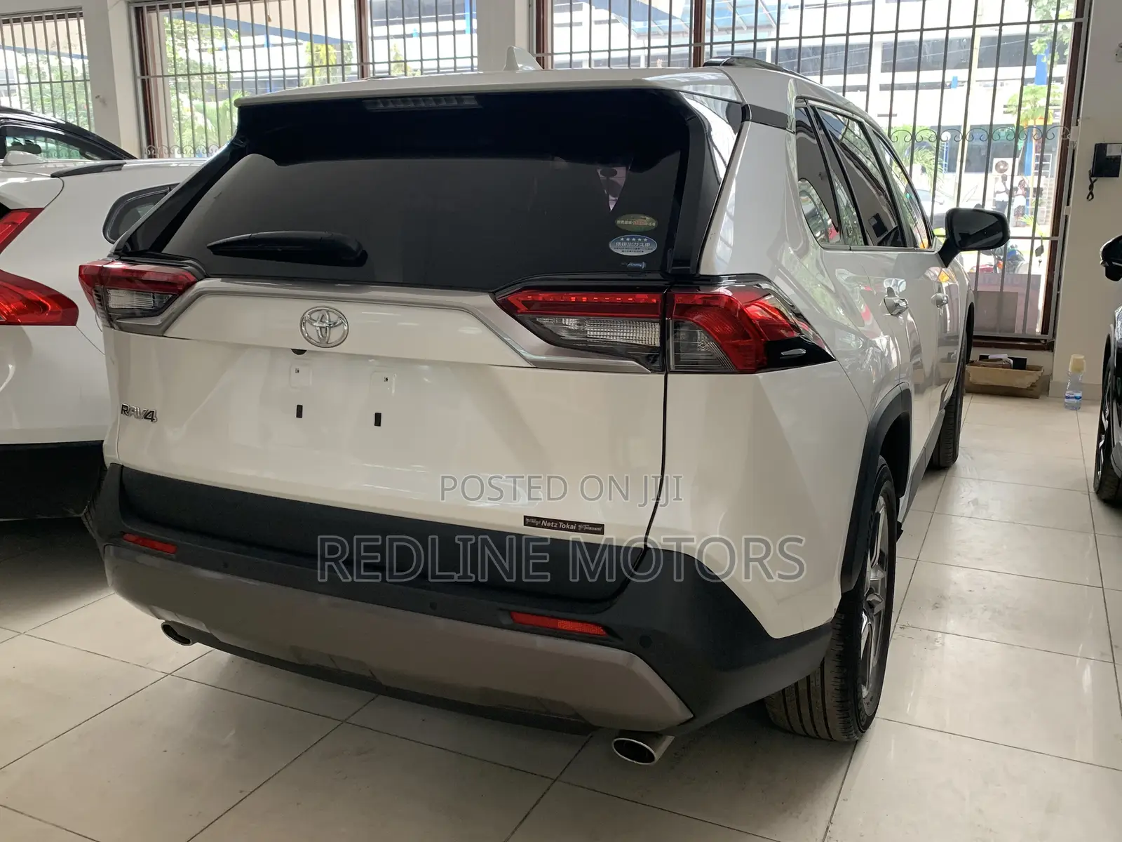 Toyota RAV4 Limited FWD 2019 Off white