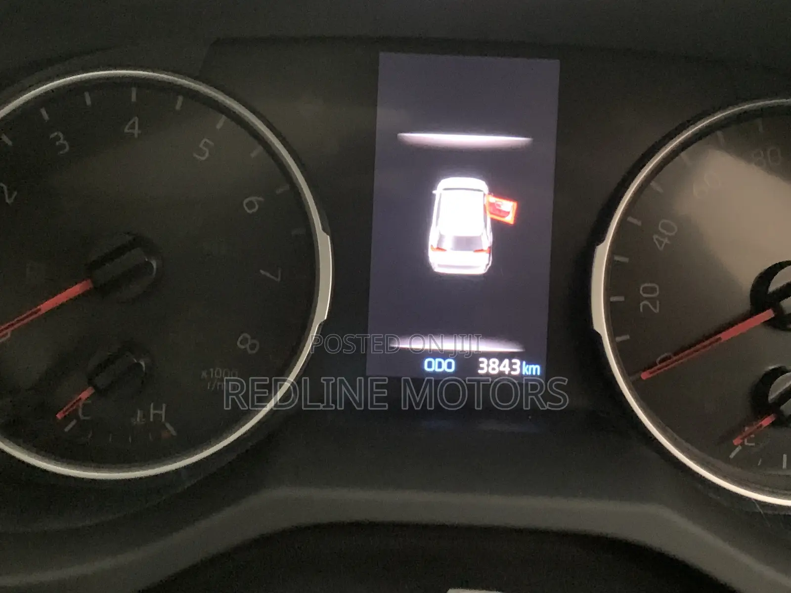 Toyota RAV4 LE FWD 2019 White