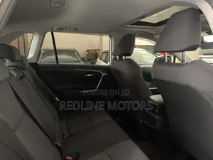 Toyota RAV4 LE FWD 2019 White