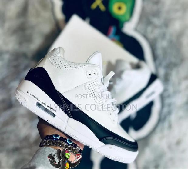 Air Jordan 3 Sneakers - thumbnail 2