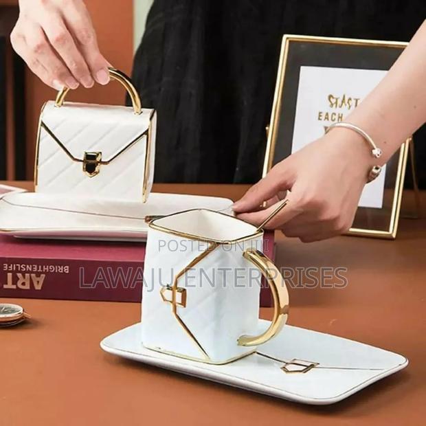 White Luxurious Bag Shape Coffee Cup Set - main view