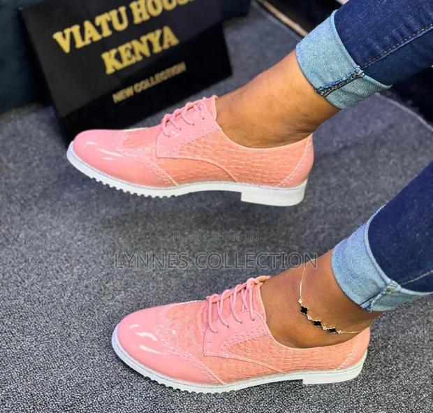 High Quality Wet Look White Sole Brogues - thumbnail 3