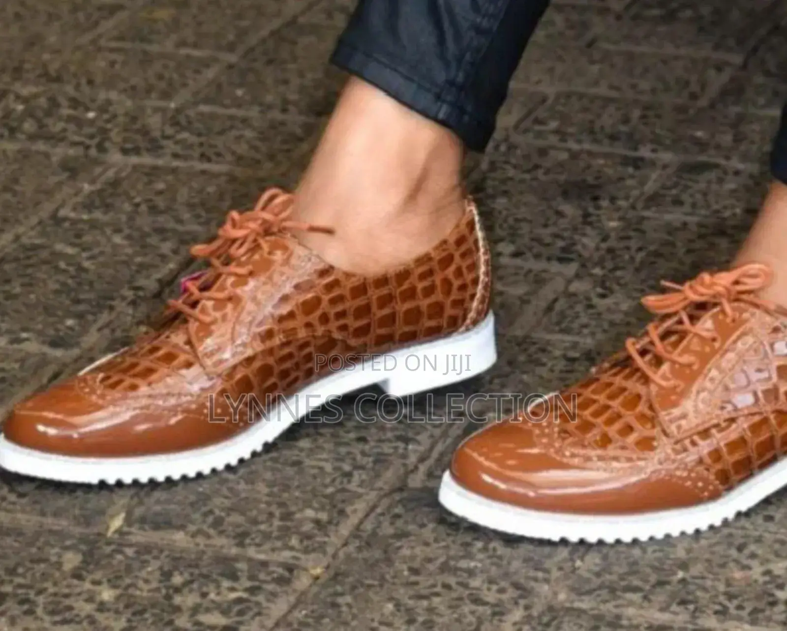 High Quality Wet Look White Sole Brogues
