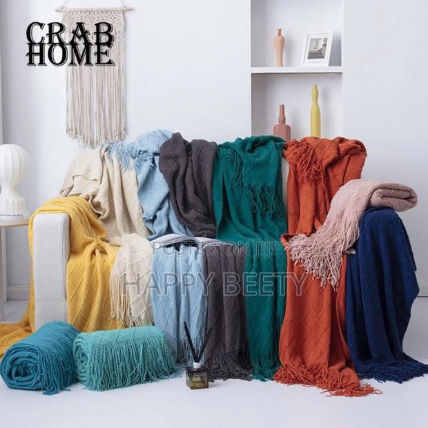 High Quality Knitted Throw Blanket - thumbnail 3