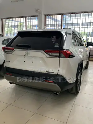 Toyota RAV4 Limited FWD 2019 Off white