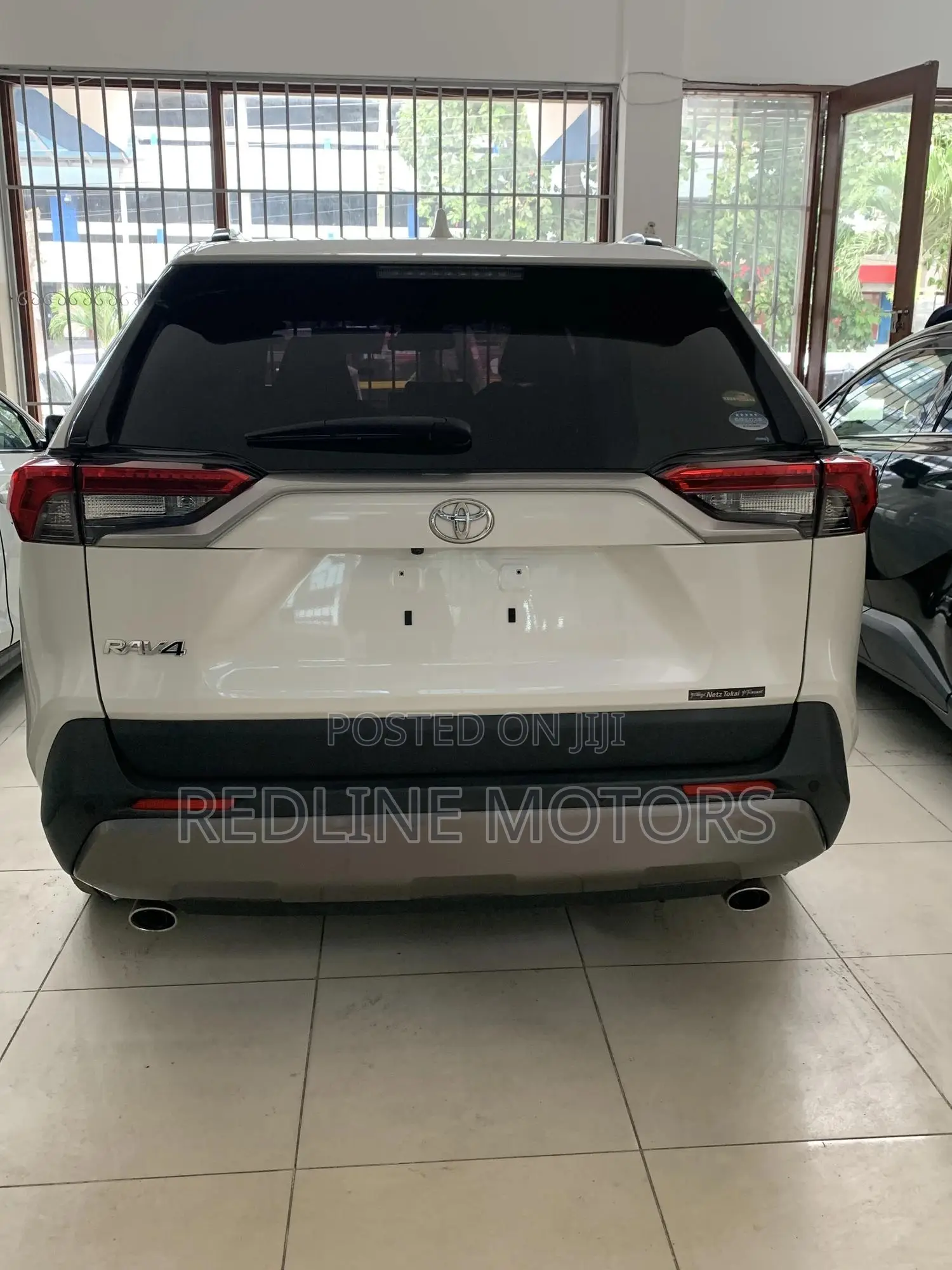 Toyota RAV4 Limited FWD 2019 Off white