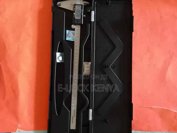 Handheld Electronic Digital Caliper - main view